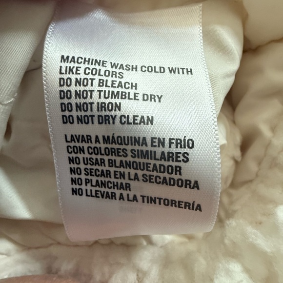 Francesca’s Cream Reversible Sherpa vest - Picture 9 of 10